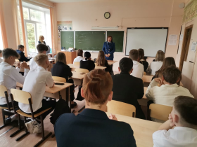 Встреча учащихся 9Б класса с прокурором Ясногорского района.